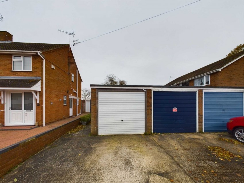 Images for Finmere Crescent, Bedgrove, Aylesbury