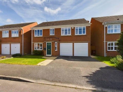 View Full Details for Pintail Close, Watermead, Aylesbury