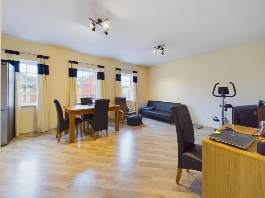 Images for Florey Gardens, Aylesbury, Buckinghamshire