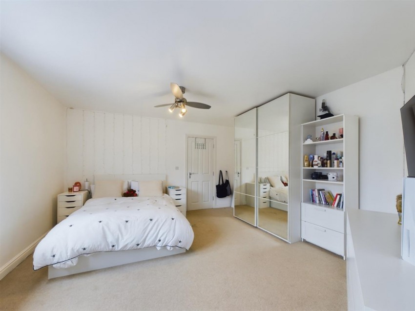 Images for Colney Road, Berryfields, Aylesbury