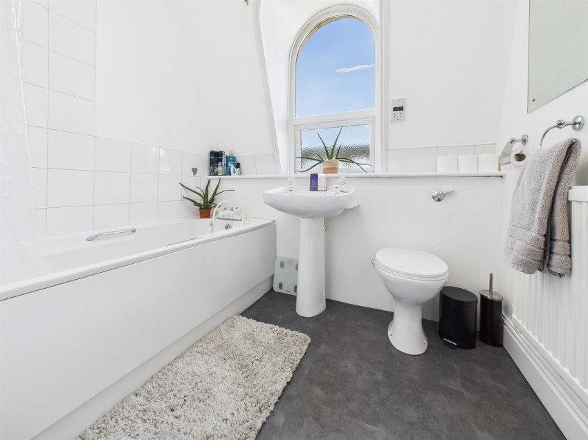 Images for Pipit Gardens, Watermead, Aylesbury