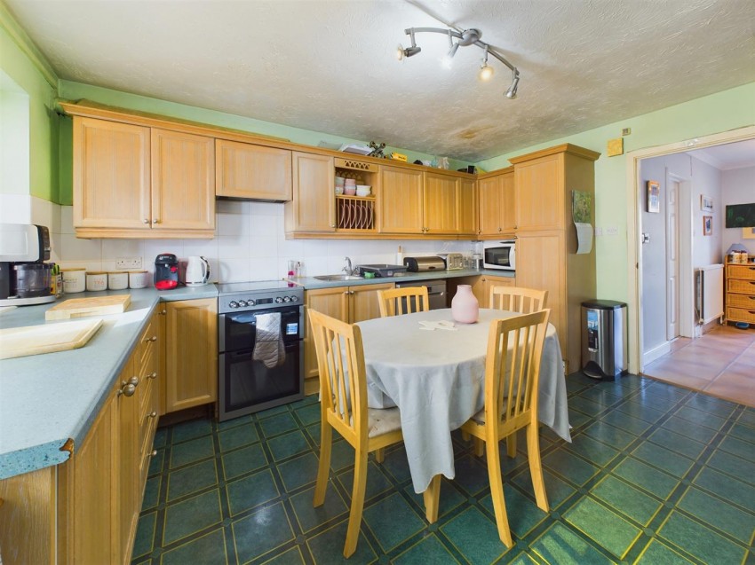 Images for Charmfield Road, Aylesbury, Buckinghamshire