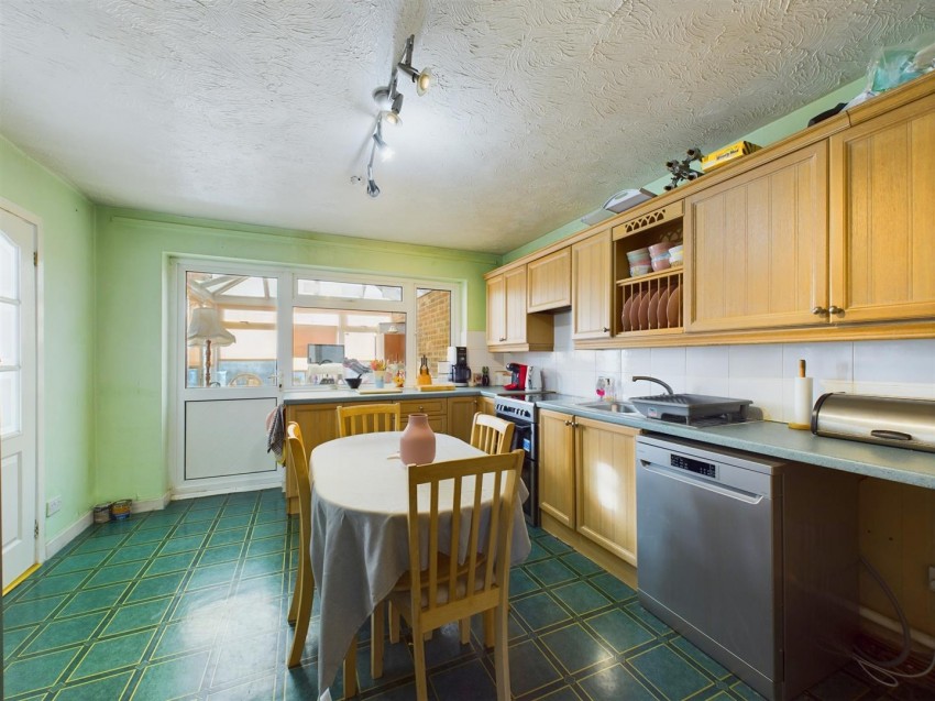 Images for Charmfield Road, Aylesbury, Buckinghamshire