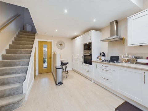 View Full Details for Turner Close, Cleveland Park, Aylesbury