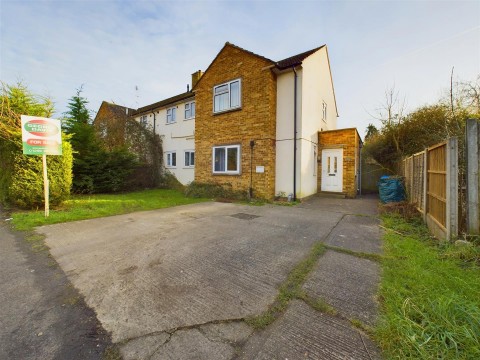 View Full Details for Churchill Avenue, Aylesbury, Buckinghamshire