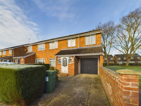 View Full Details for Savernake Road, Aylesbury, Buckinghamshire