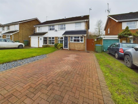 View Full Details for Dalesford Road, Stoke Grange, Aylesbury