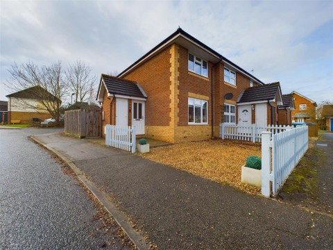 View Full Details for Bowler Road, Aylesbury, Buckinghamshire