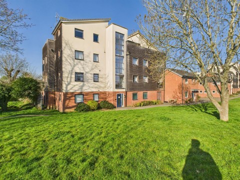 View Full Details for Quercetum Close, Aylesbury, Buckinghamshire