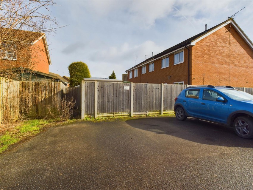 Images for Miles End, Aylesbury, Buckinghamshire
