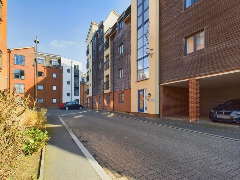 View Full Details for Quercetum Close, Aylesbury, Buckinghamshire