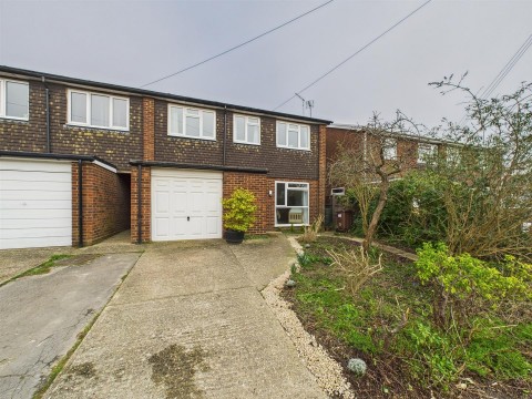 View Full Details for Brompton Close, Meadowcroft, Aylesbury