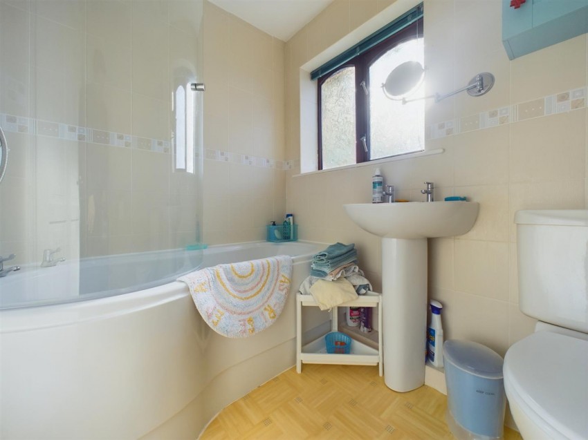 Images for Goss Avenue, Waddesdon, Aylesbury