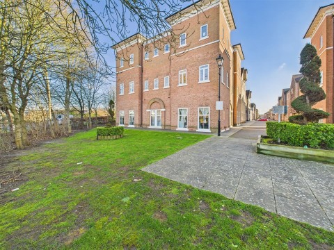 View Full Details for Pine Street, Fairford Leys, Aylesbury