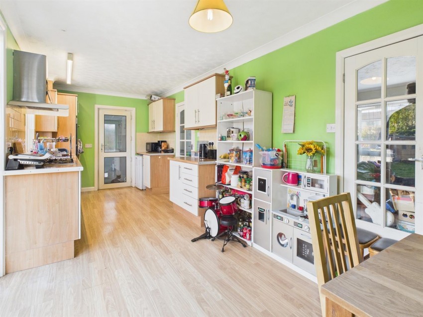 Images for Prebendal Avenue, Southcourt, Aylesbury