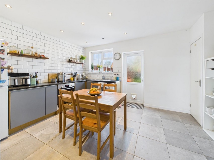 Images for Cromwell Avenue, Aylesbury, Buckinghamshire