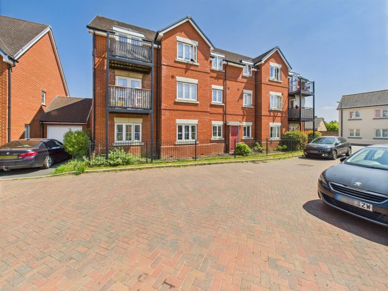 Carrick Street, Berryfields, Aylesbury