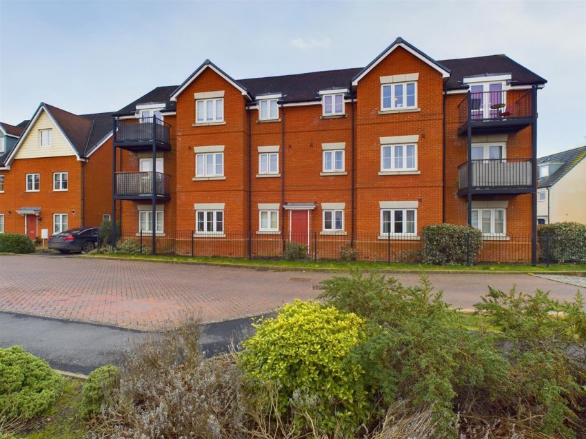 Images for Carrick Street, Berryfields, Aylesbury