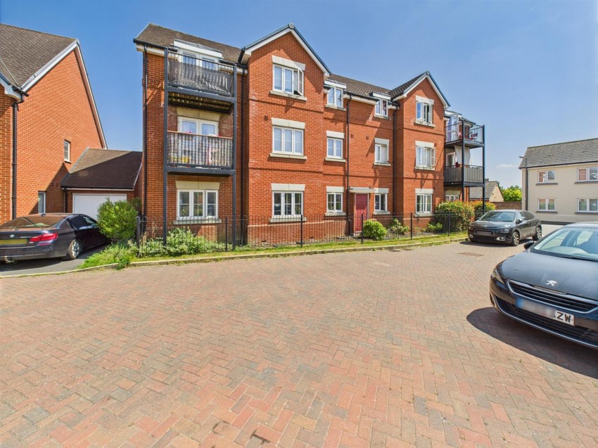 Images for Carrick Street, Berryfields, Aylesbury