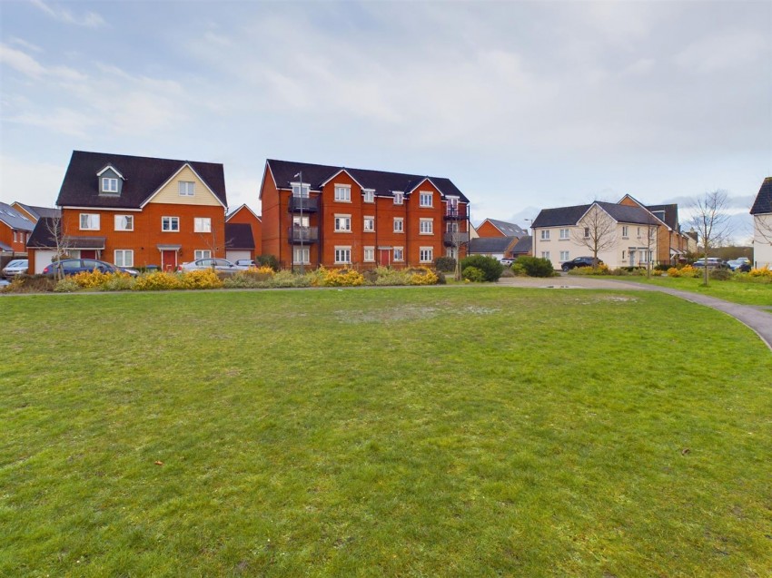 Images for Carrick Street, Berryfields, Aylesbury