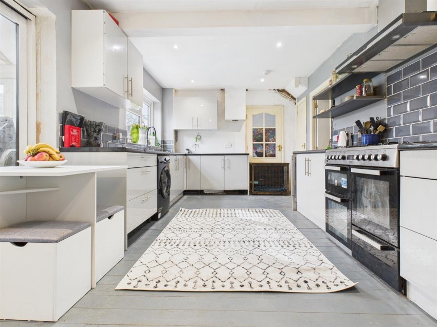 Images for Dovecote Close, Haddenham, Aylesbury