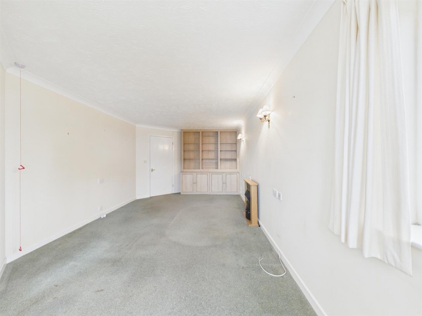 Images for Willow Road, Aylesbury, Buckinghamshire
