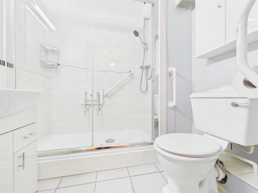 Images for Willow Road, Aylesbury, Buckinghamshire