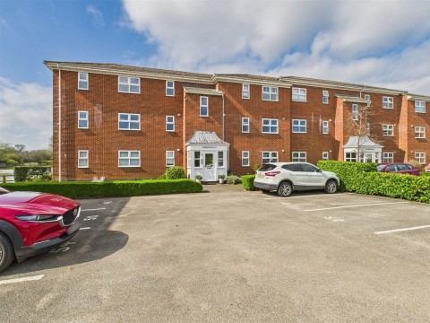 View Full Details for Guillemot Way, Watermead, Aylesbury