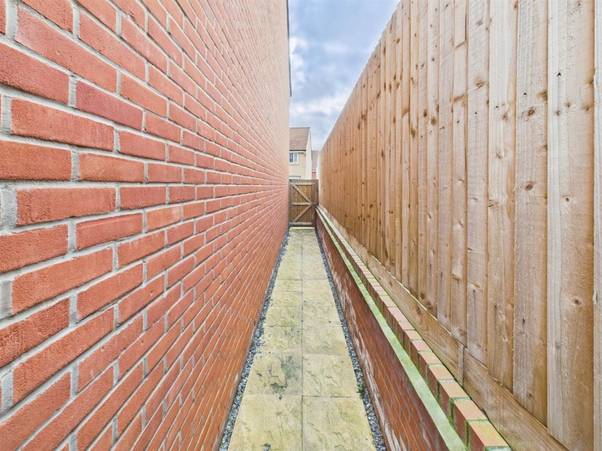 Images for Keepsake Way, Berryfields, Aylesbury