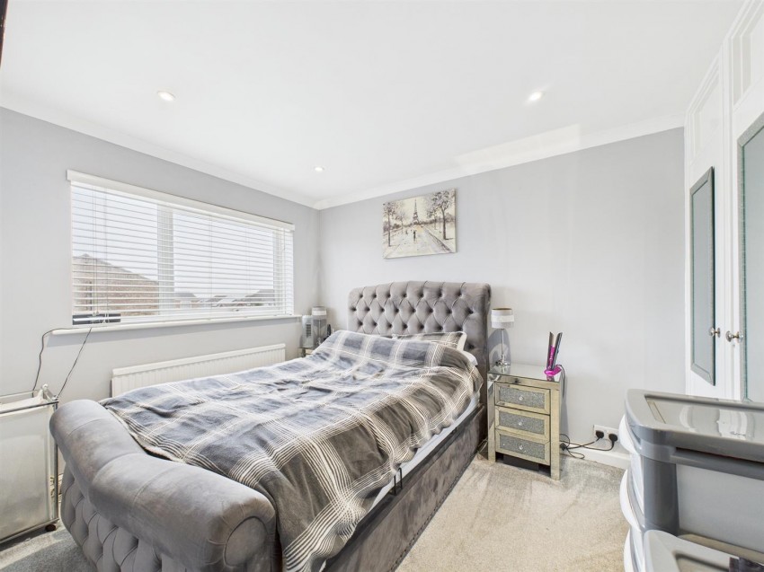 Images for Charmfield Road, Stoke Grange, Aylesbury