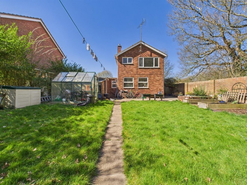 Images for Beaufort Close, Bedgrove, Aylesbury