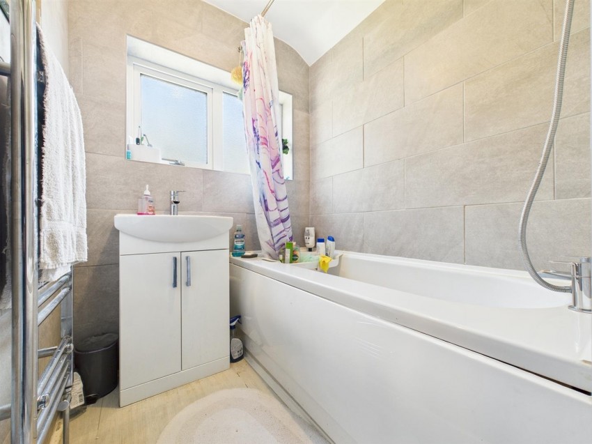 Images for Beaufort Close, Bedgrove, Aylesbury