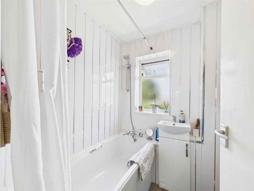 Images for Ruskin Way, Elmhurst, Aylesbury