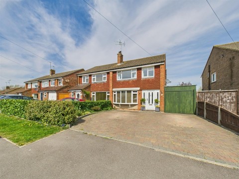 View Full Details for Broughton Avenue, Broughton, Aylesbury