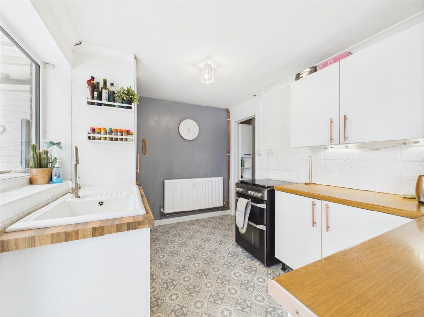 Images for Oakfield Road, Aylesbury, Buckinghamshire