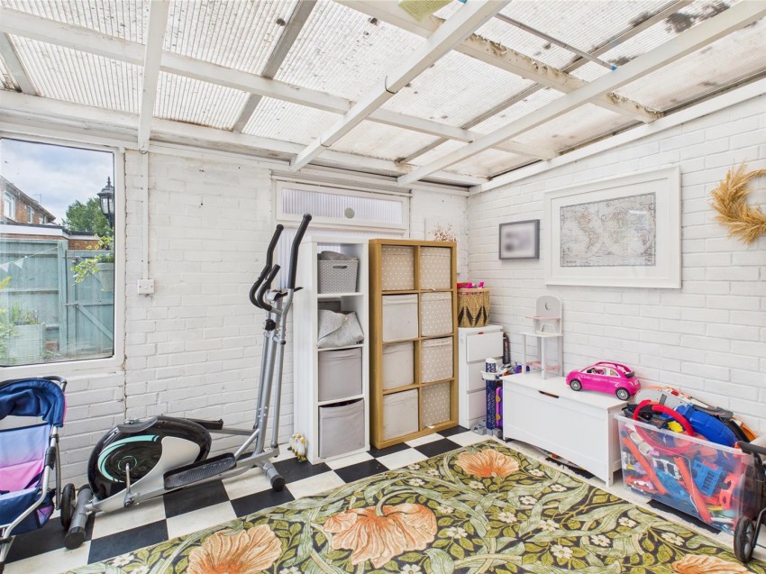 Images for Oakfield Road, Aylesbury, Buckinghamshire