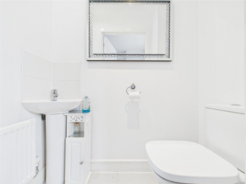 Images for Quindell Close, Berryfields, Aylesbury