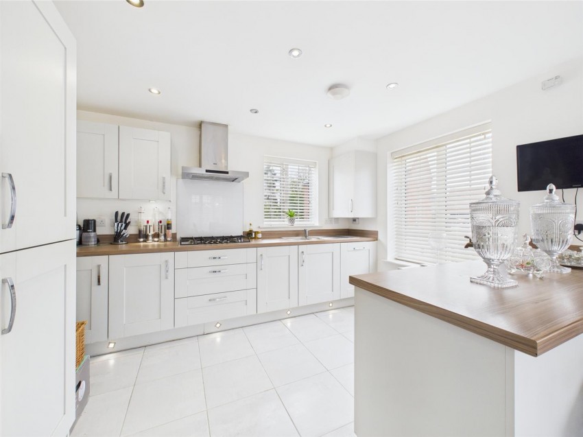 Images for Quindell Close, Berryfields, Aylesbury