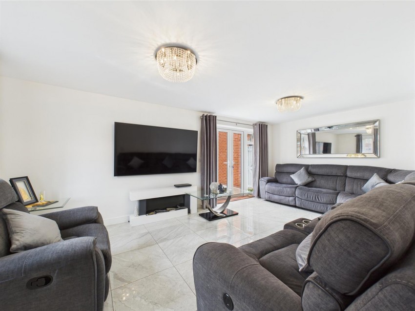 Images for Quindell Close, Berryfields, Aylesbury