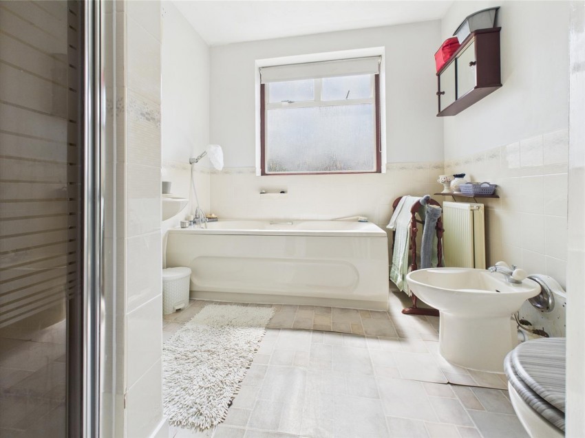 Images for Tring Road, Aylesbury, Buckinghamshire