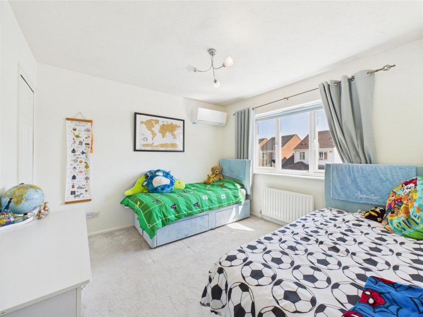 Images for Lark Vale, Watermead, Aylesbury