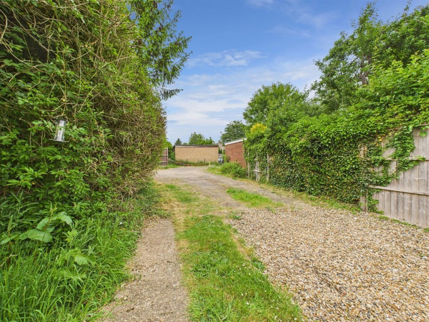 Images for Oxford Road, Stone, Aylesbury