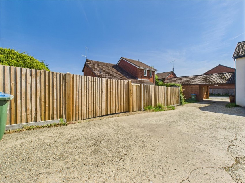 Images for Meadow Way, Coppice, Aylesbury