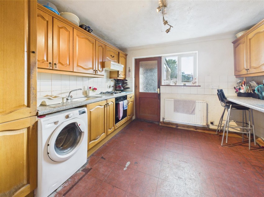 Images for Bryanston Avenue, Elmhurst, Aylesbury