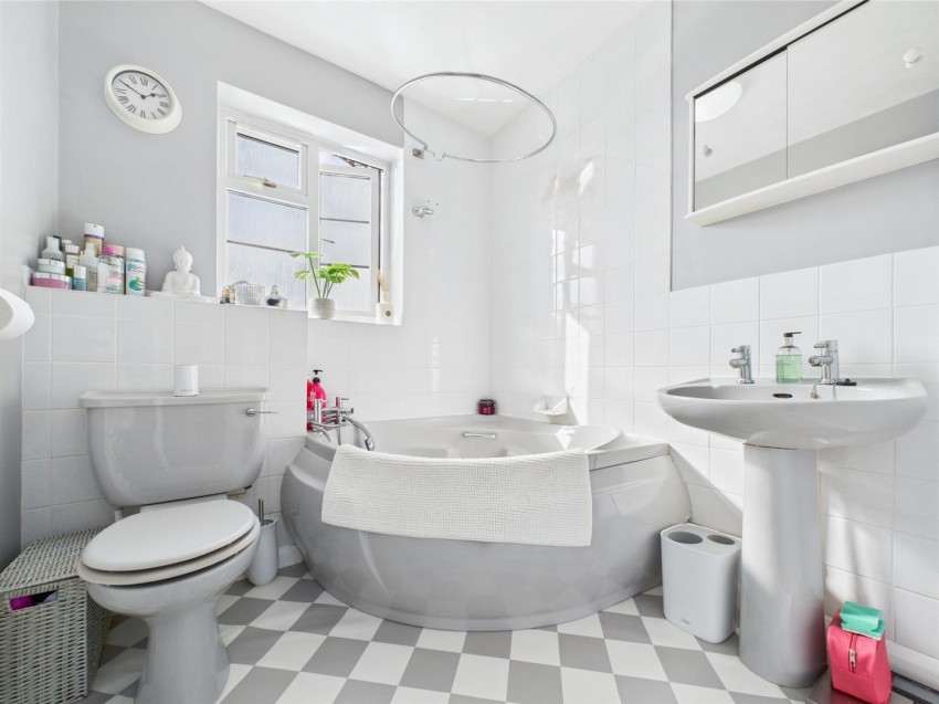 Images for Orwell Drive, Hawkslade, Aylesbury