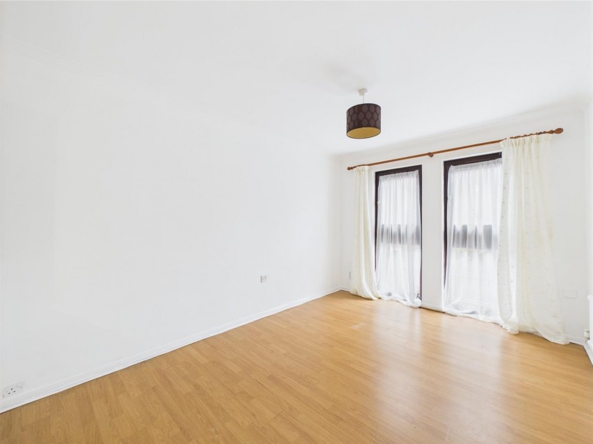 Images for Wycliffe End, Aylesbury, Buckinghamshire