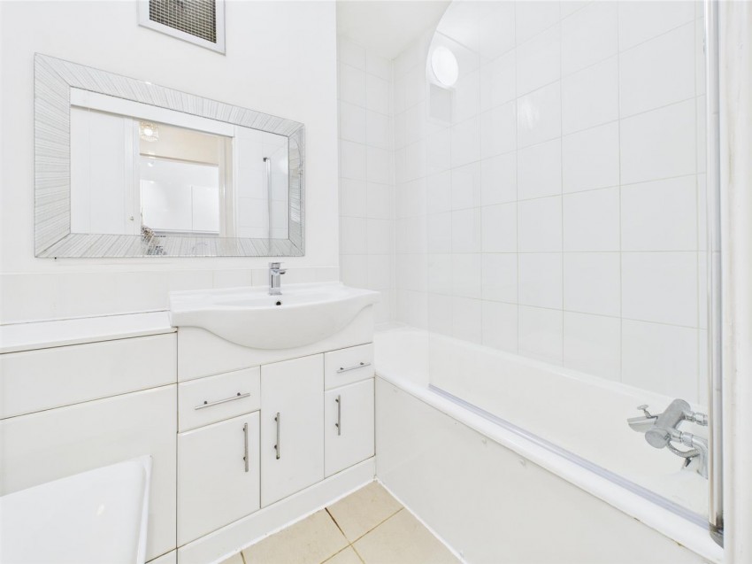 Images for Wycliffe End, Aylesbury, Buckinghamshire