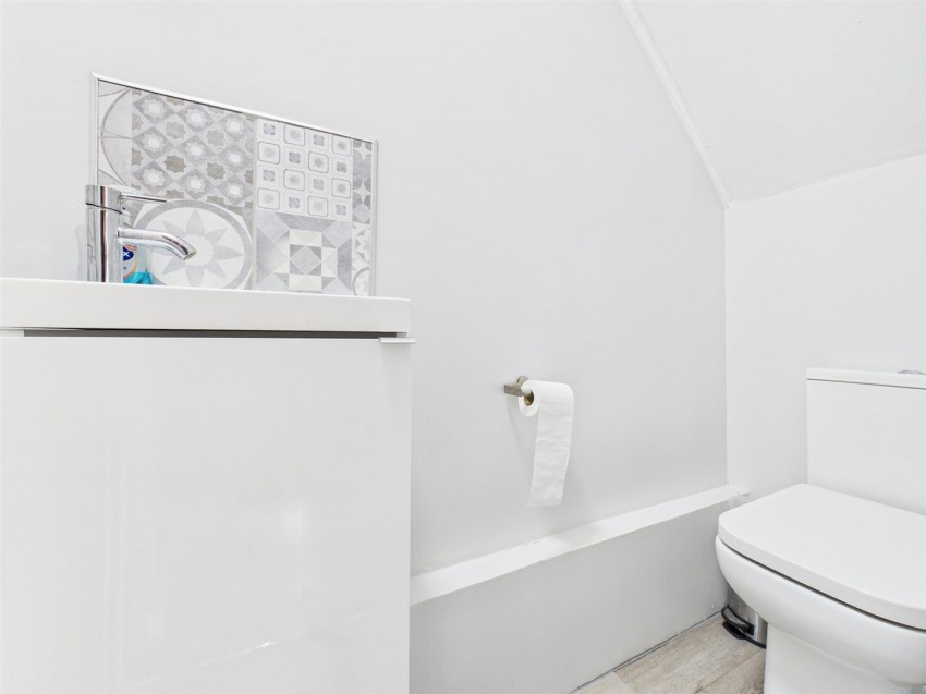 Images for Hulcombe Walk, Elmhurst, Aylesbury