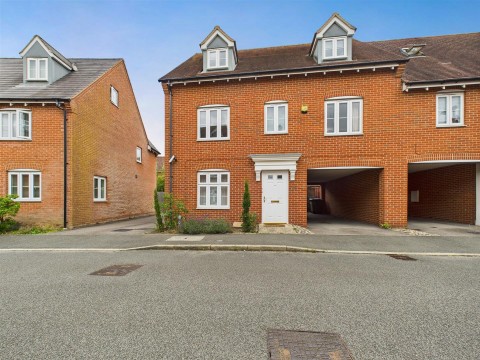 View Full Details for Petronel Road, Buckingham Park, Aylesbury