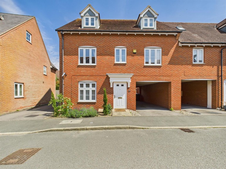 Petronel Road, Buckingham Park, Aylesbury